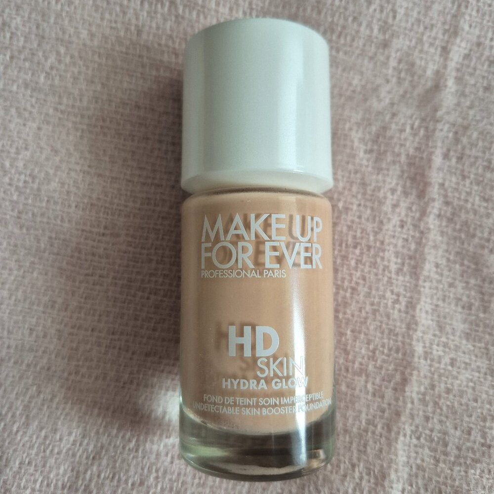 MAKE UP FOR EVER HD Skin Hydra Glow Hydrating Foundation shade 1R12 - Cool Ivory
